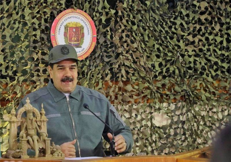 В СМИ заявили об отправке "российских военных" для охраны Мадуро