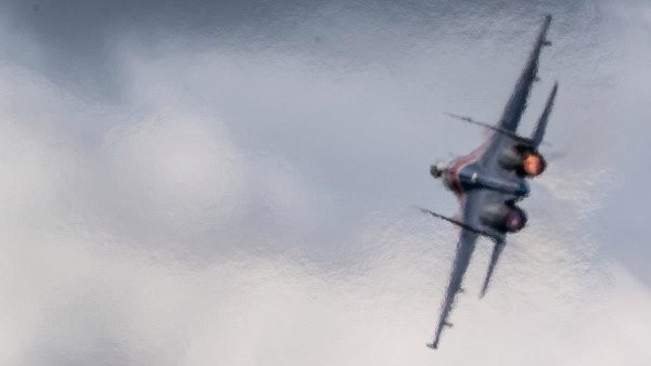 В Минобороны рассказали о перехвате самолета-разведчика США российским СУ-27
