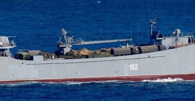 Что нужнее России: флот или армия?