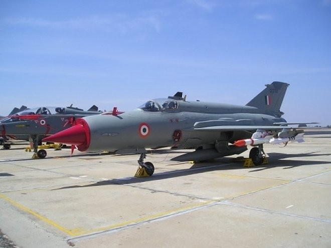 Pakistán declaró, que dos aviones indios fueron derribados cerca de Cachemira