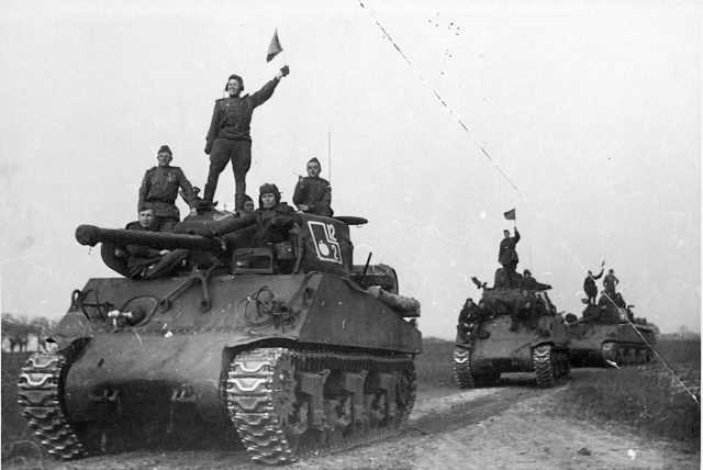 另一个租借: M4坦克 «谢尔曼», T-34 的永恒对手 