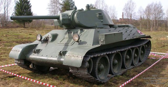为什么 T-34 输给了 PzKpfw III, но выиграл у "Тигров" и "Пантер". 部分 2 