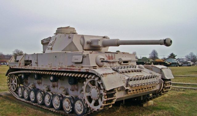 T-34 en comparaison avec le char allemand Pz.Kpfw.IV 