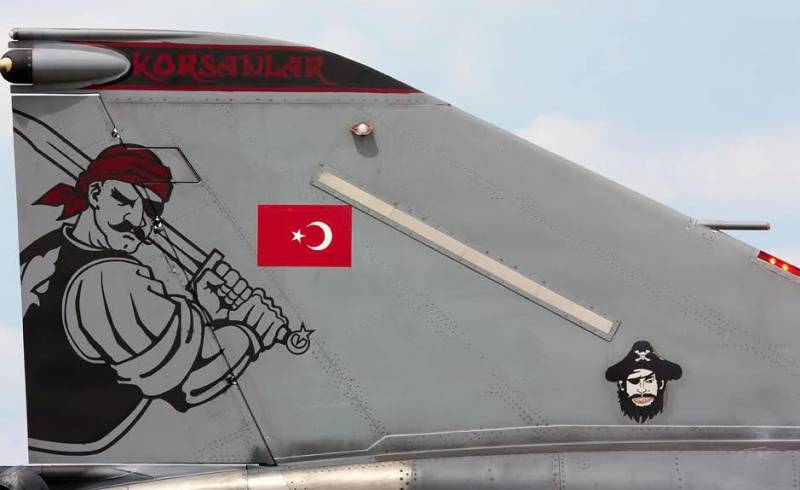 Заявлено об открытии Россией воздушного пространства САР для ВВС Турции
