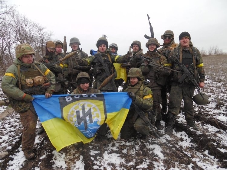 «Azov» returns: most useless unit of the National Guard under airlifted to the front