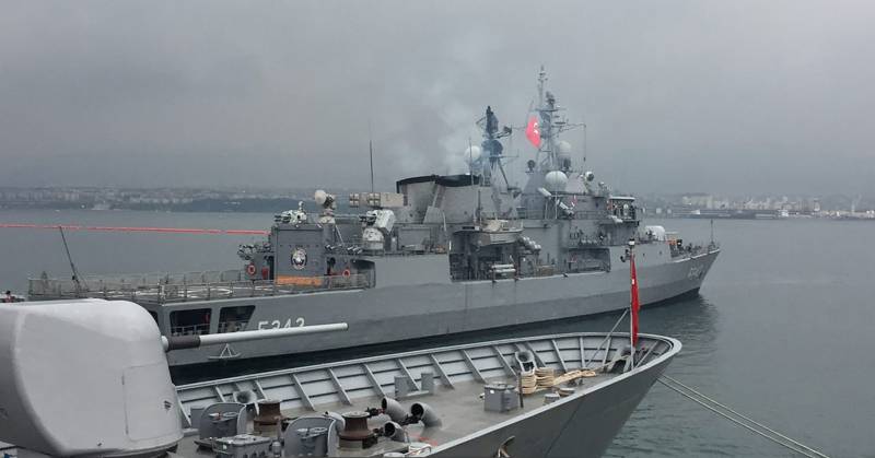 Турция начала самые масштабные учения ВМС в истории страны