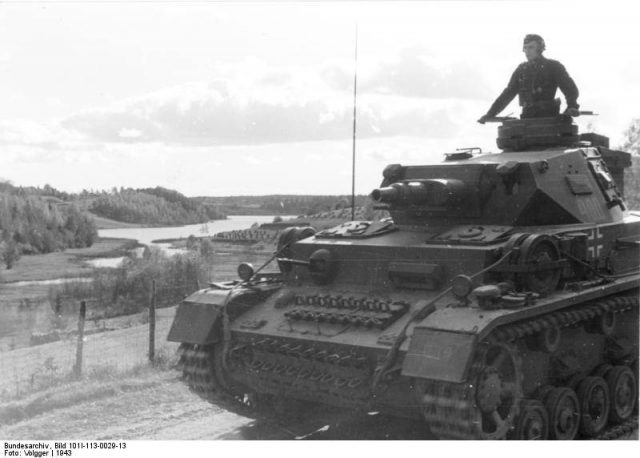Pourquoi le T-34 a-t-il perdu contre le PzKpfw III, mais conquis «Tigres» et «Panthère». Partie 3 