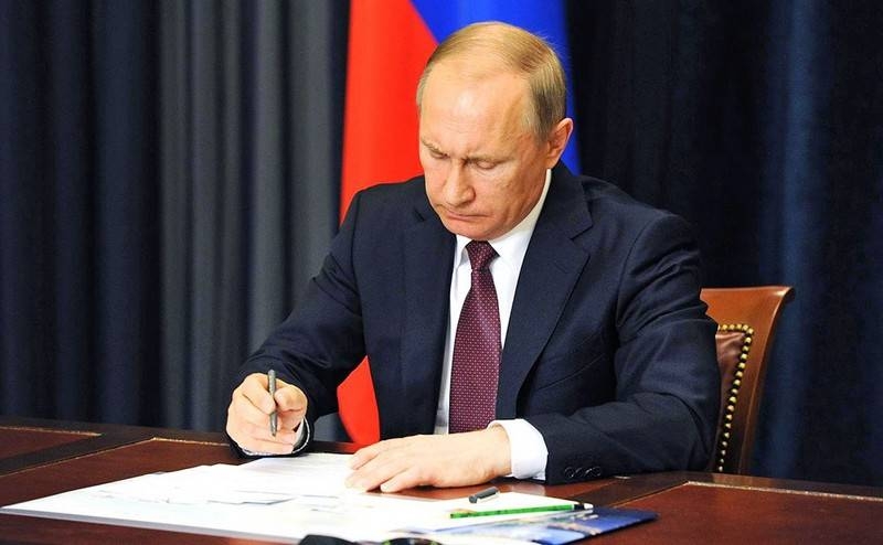 Vladimir Putin signed a decree suspending Russia's compliance with the INF Treaty