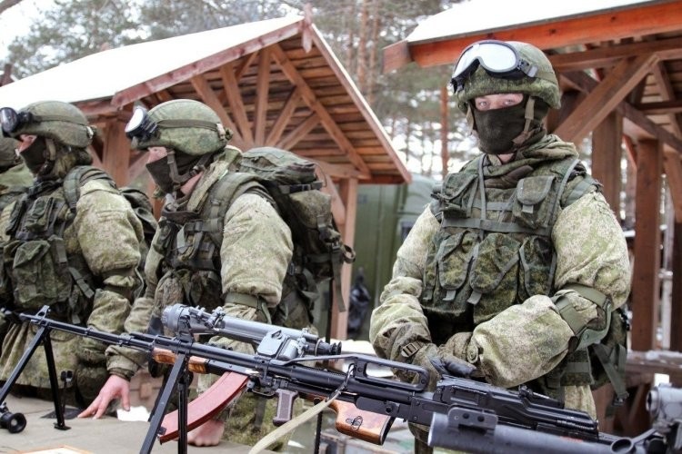Путин подписал закон о запрете гаджетов для военных