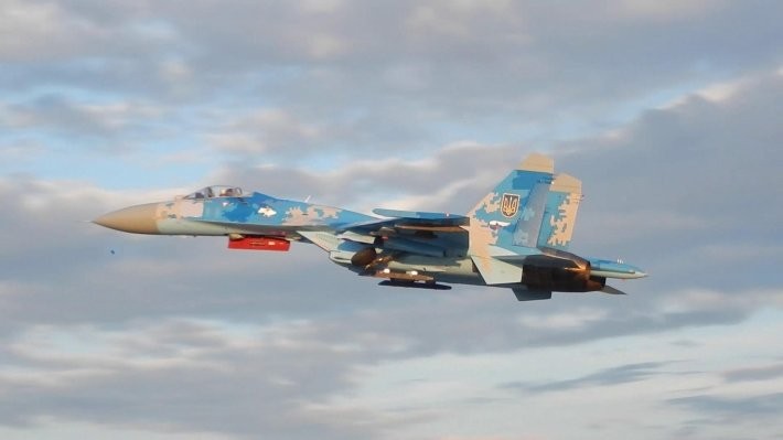 Самолеты Украины пролетели над Азовским морем и попали на видео