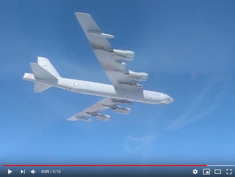 Defense Ministry showed video B-52H support the US Air Force in the Baltic Sea