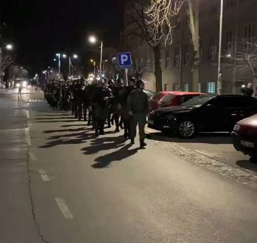Стычки оппозиции с полицией и попытка захвата телецентра в Белграде