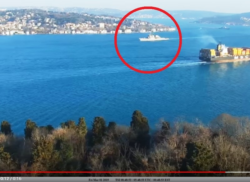 Встреча американского эсминца и фрегата РФ «Адмирал Эссен» в Босфоре попала на видео
