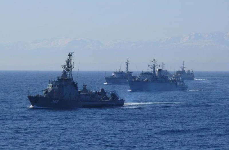 В Чёрное море вошли корабли постоянной военно-морской группы НАТО