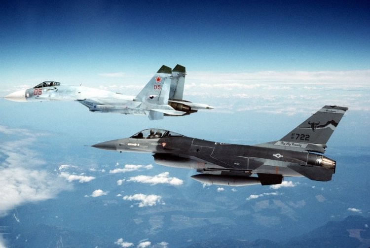 Russian Su-27 took to the air to intercept the US plane over the Baltic Sea