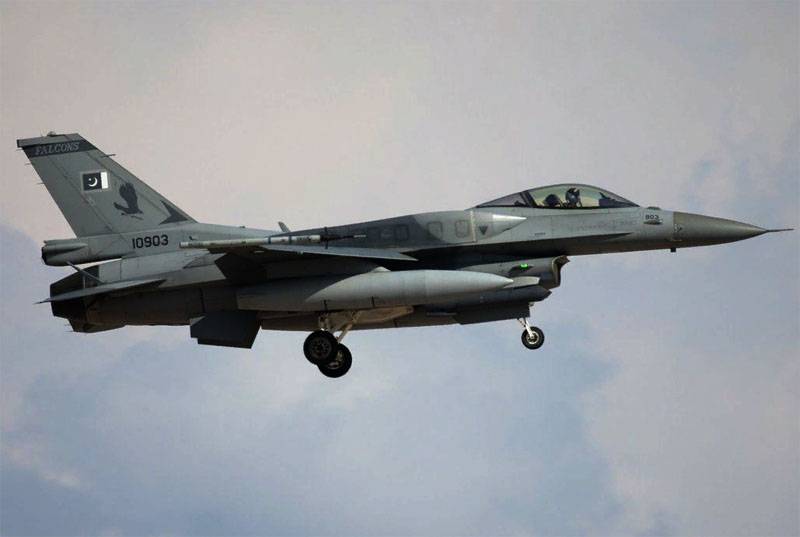 Индийские пранкеры поговорили с полицией Пакистана о сбитом F-16