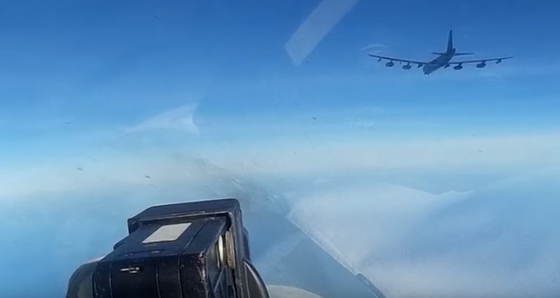El Ministerio de Defensa habló de, Cómo los bombarderos estadounidenses no permitieron que el Su-27 entrara en las fronteras de la Federación Rusa