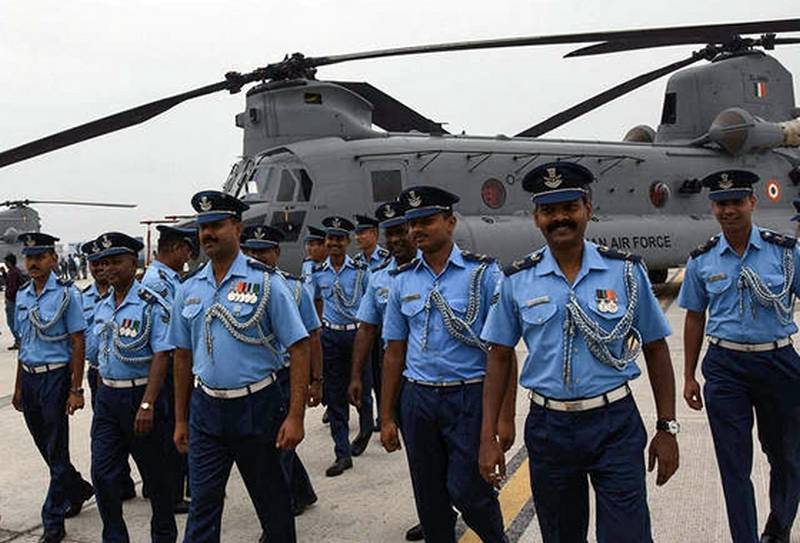 ВВС Индии получили первые четыре вертолёта CH-47F(I) Chinook