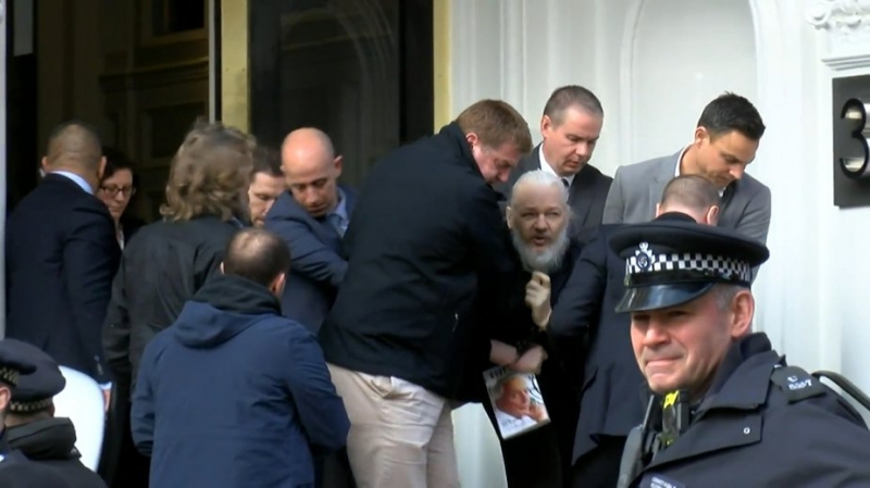 Assange arrest: a threat to democracy is not the right to life