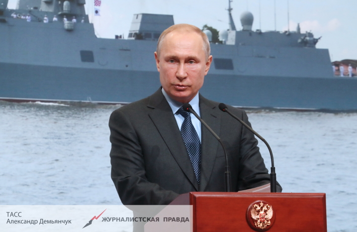 Путин принял участие в закладке фрегатов