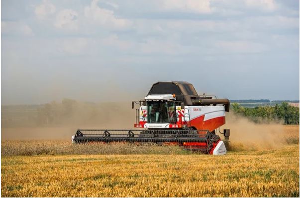 "До санкций Россия покупала сельскохозяйственную технику в ЕС, теперь же продаёт свою в Канаду, США и Европу"