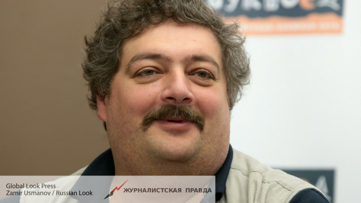 Dmitry Bykov, a writer is transported from Ufa to Moscow