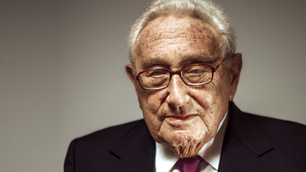 Kissinger sur les Juifs: «эгоистичные ублюдки»