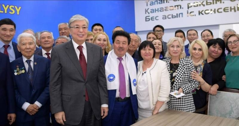 Favorite and crowd at a campaign field in Kazakhstan
