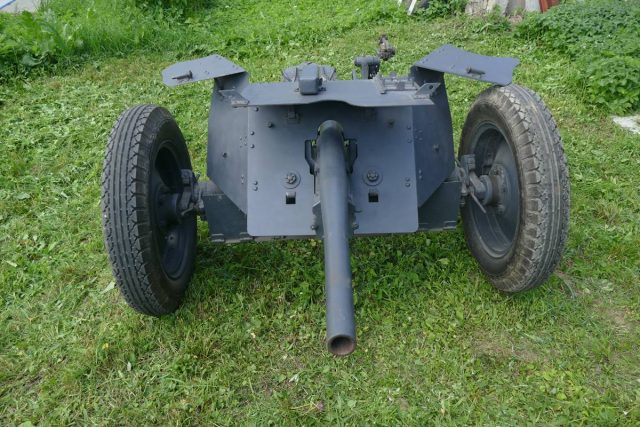 二战武器: 早期反坦克炮 