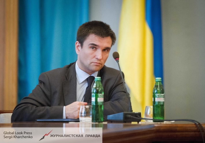 Klimkin threatened the Kremlin response to the issuance of passports to Russian residents of Donbass