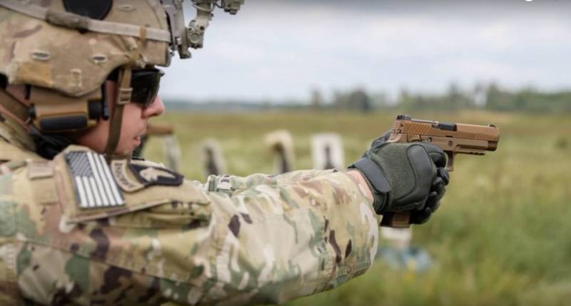 ВС США провели на Украине стрельбы из новейших модульных пистолетов