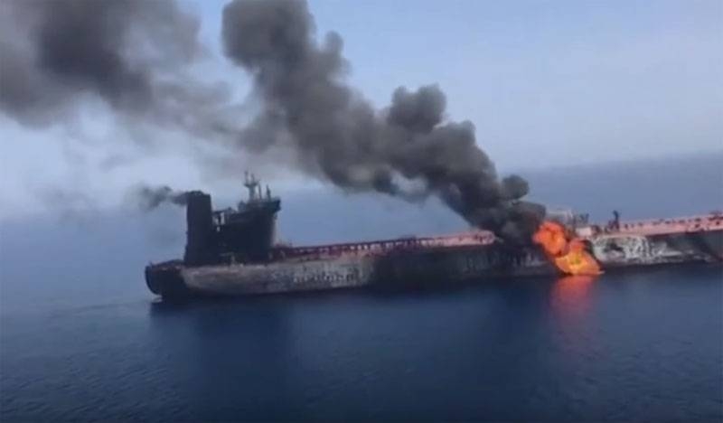 The United States introduced a full version of the video with the alleged Iranian boat at the side of the tanker