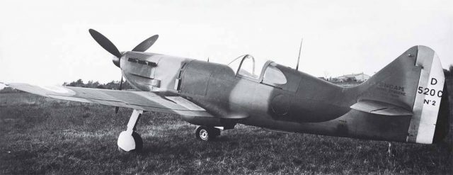 Avions de combat: Chasseur français Dewoitine D.520 