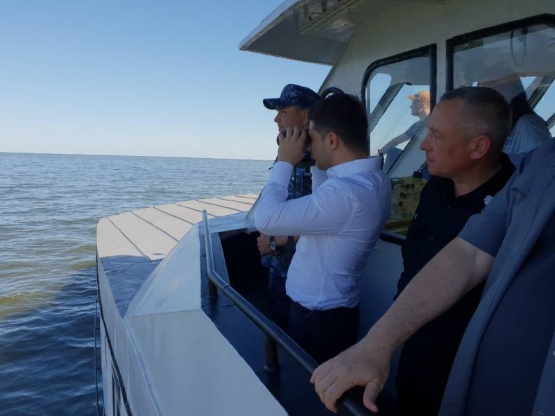 Zelensky watched the actions of the assault teams off the coast of Mariupol
