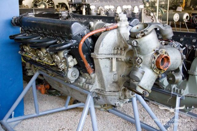 combat aircraft: an aircraft engine, its not very 