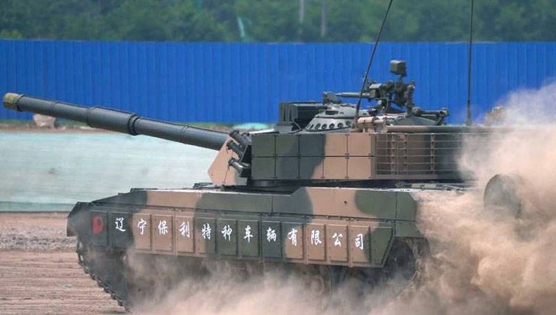 В ходе выставки в Тяньцзине показали китайский танковый "дрифт"