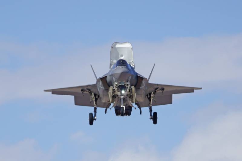 In the United States 1,8 billion dollars have decided to create the next software update for the F-35