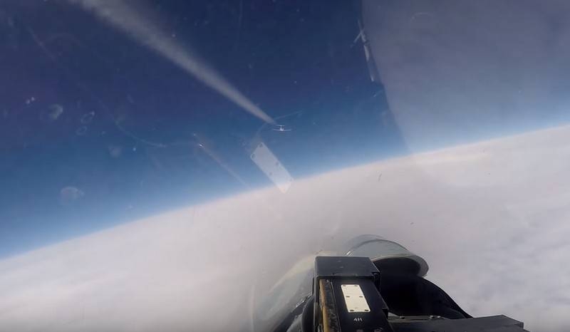Российский Су-27 "перехватил" over the Baltic Sea, two aircraft reconnaissance