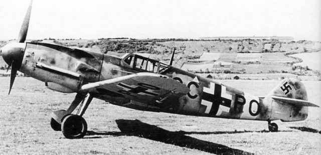 Avions de combat: «Messerschmitt» Petit ami 109 dans les comparaisons 