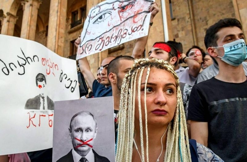 Грузинское безумие: России пора преподать Тбилиси жесткий урок