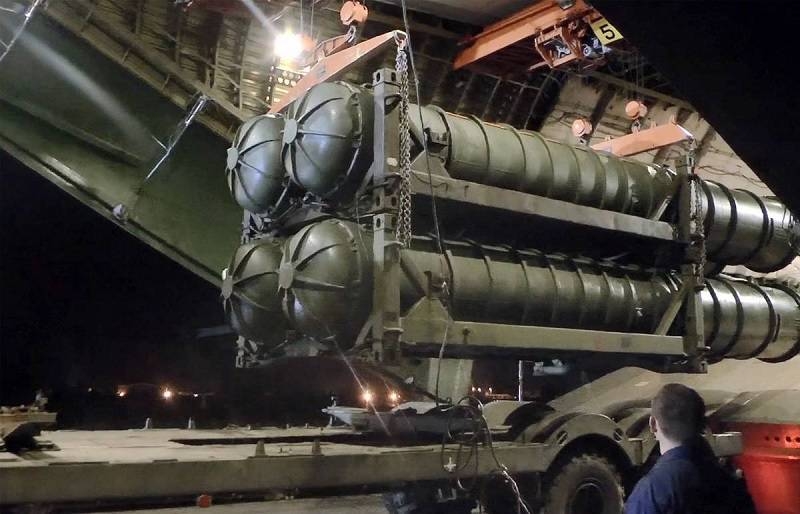 Ministerio de Defensa: первые компоненты ЗРС С-400 доставлены в Турцию