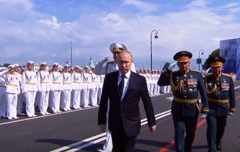 In St. Petersburg, he passed the main naval parade