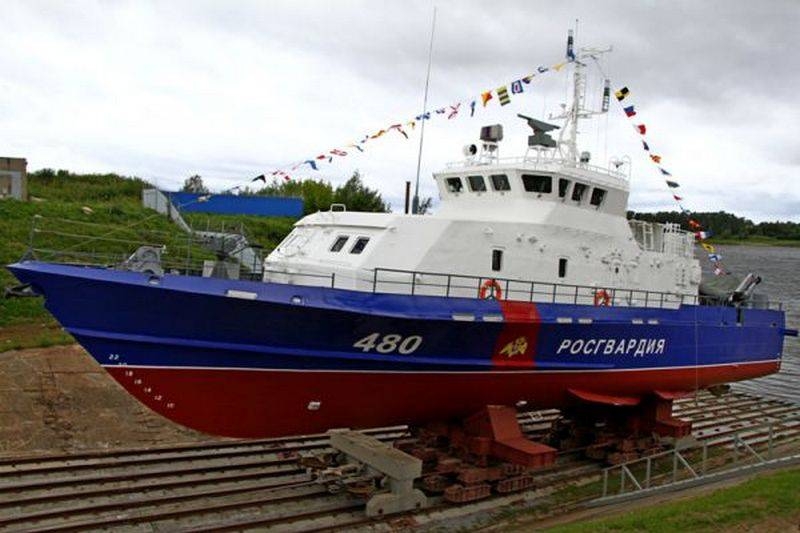 В Рыбинске спущен на воду третий "Грачёнок" para la protección del puente de Crimea