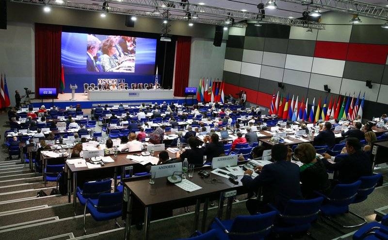 Комитет ПАСЕ возложил ответственность за "крах ДРСМД" en Russie