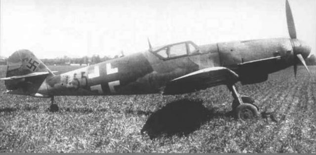 Avions de combat: «Messerschmitt» Petit ami 109 dans les comparaisons 