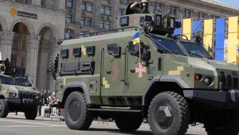 Новый украинский бронеавтомобиль "Барс-8" 乌克兰武装部队通过