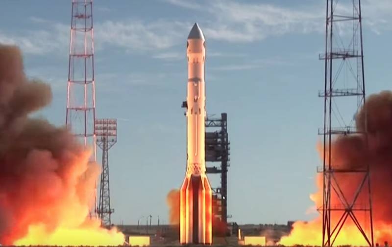 В России прекращено производство двигателей для тяжелых ракет "Протон-М"
