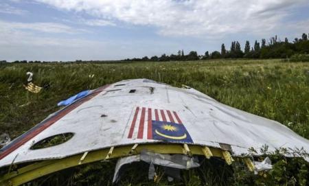 There are satellite images of MH17