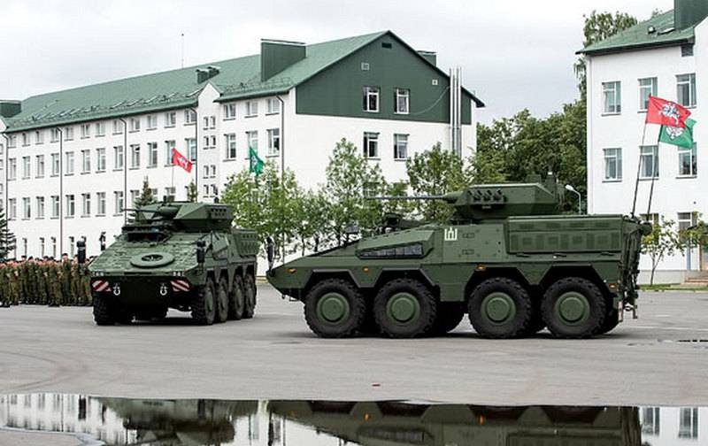 Lithuanian army received the first two BMP Boxer ("Вилкас")