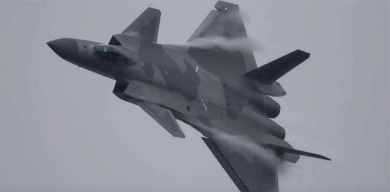 In Chinese a presentation J-20 named the best fighters in the world
